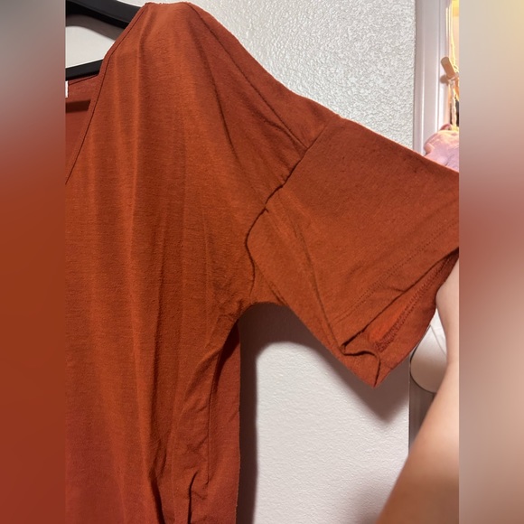 Old Navy Burnt orange short sleeve long top- size xl - Picture 4 of 10